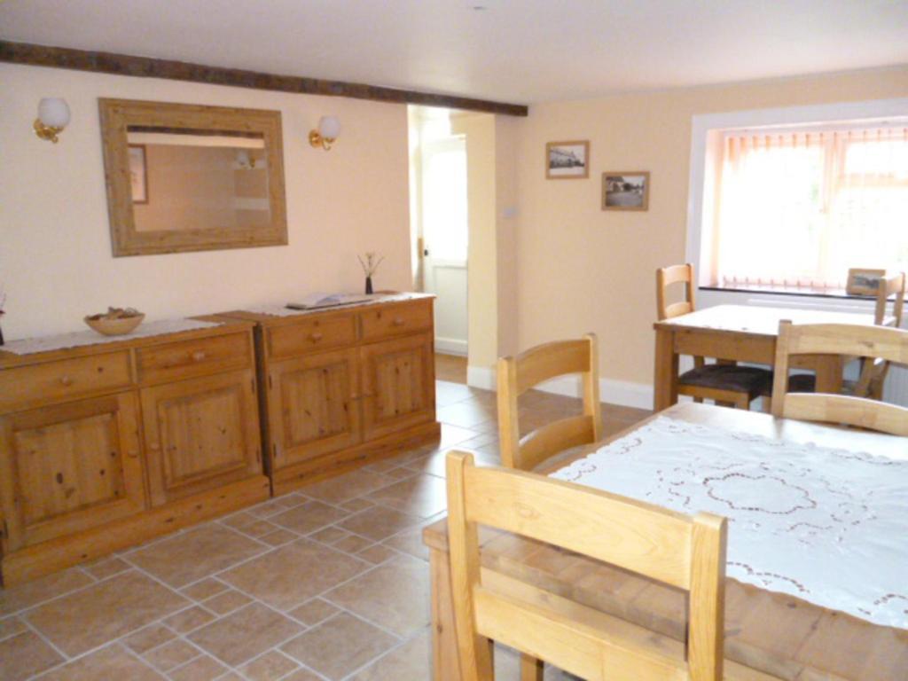 Bed and Breakfast Quiet Woman House Halstock Exterior foto